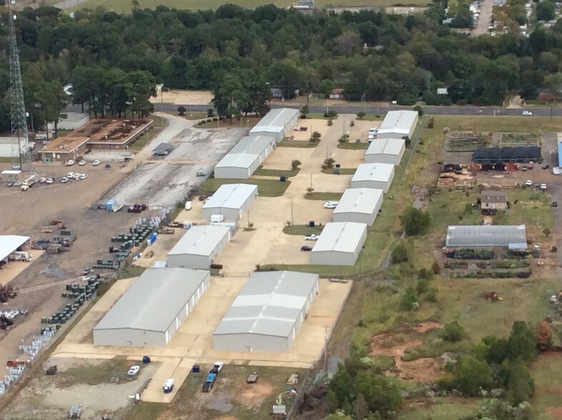 More Photos Of 1200-1211 Champion Way, Longview Unknown For Lease