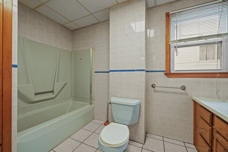 More Photos Of 337 Columbia St, Fall River Apartments For Sale