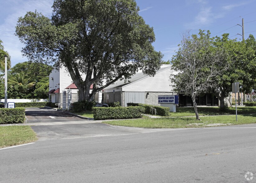 More Photos Of 230 S Dixie Hwy, Hallandale Beach Medical For Lease