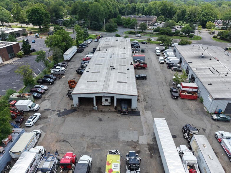 More Photos Of 230 W Nyack Rd, Nanuet Service For Lease