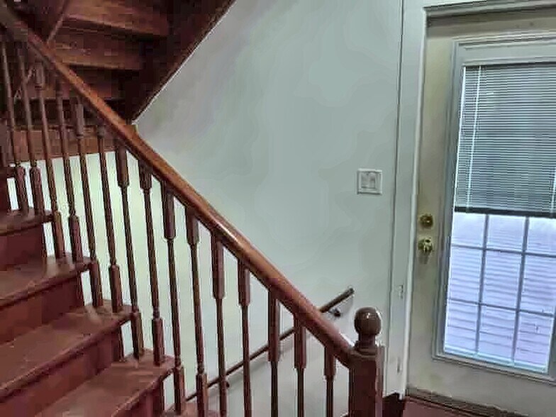 More Photos Of 2948 N Narragansett Ave, Chicago Apartments For Sale