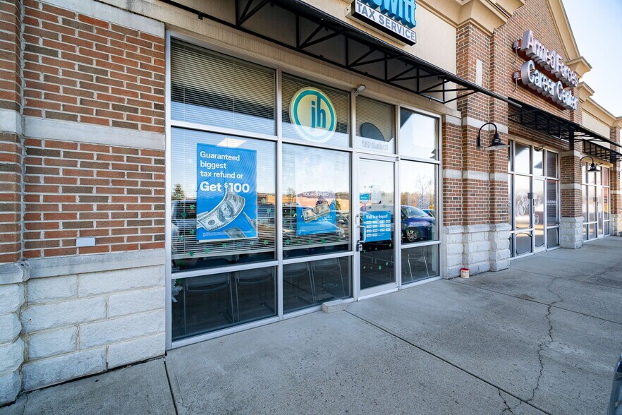 More Photos Of 120 Roberts Ln, Hillsboro Freestanding For Lease