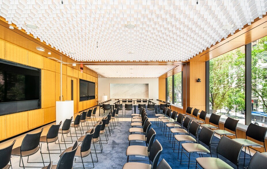 More Photos Of PENN 1, New York Office For Lease