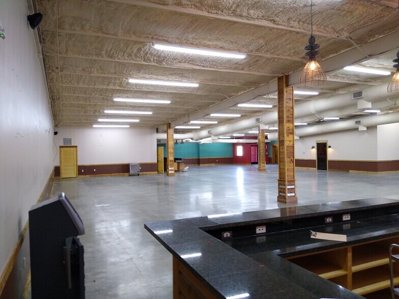 More Photos Of 800 S International Blvd, Hidalgo Freestanding For Lease