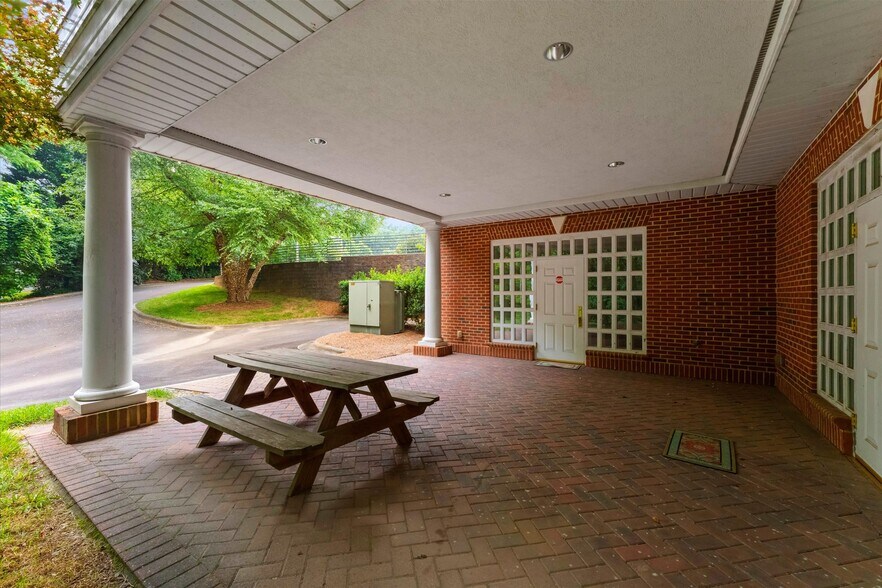 More Photos Of 1146 N New Hope Rd, Gastonia Medical For Sale