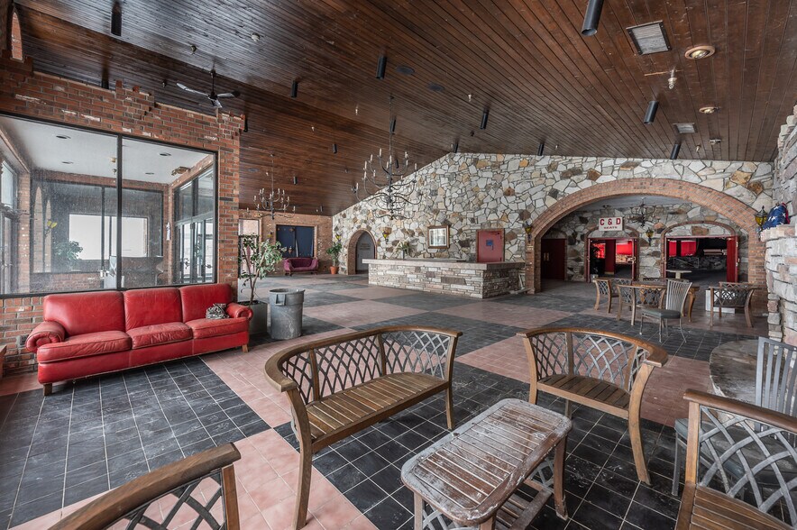 More Photos Of 4858 Route 32, Catskill Hotel For Lease