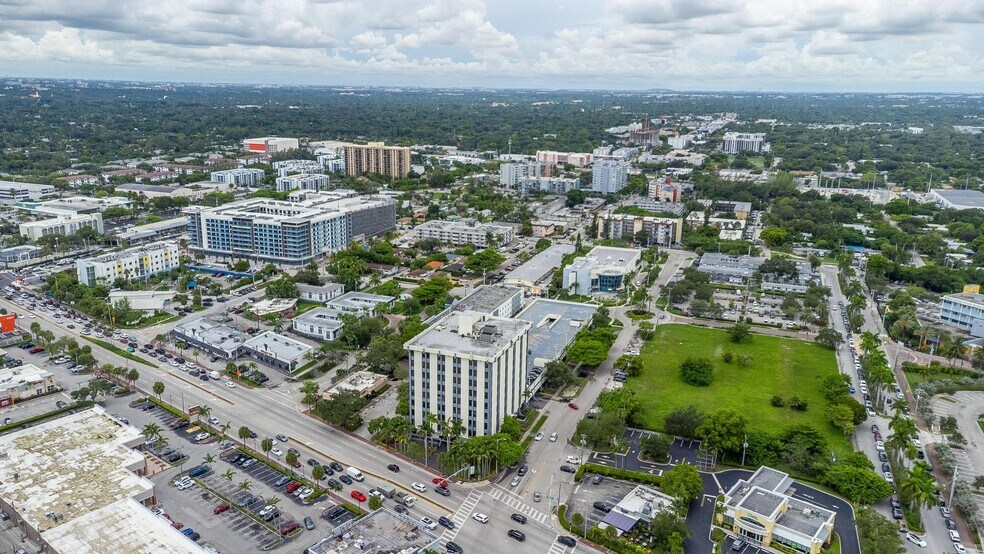 More Photos Of 12550 Biscayne Blvd, North Miami Medical For Lease