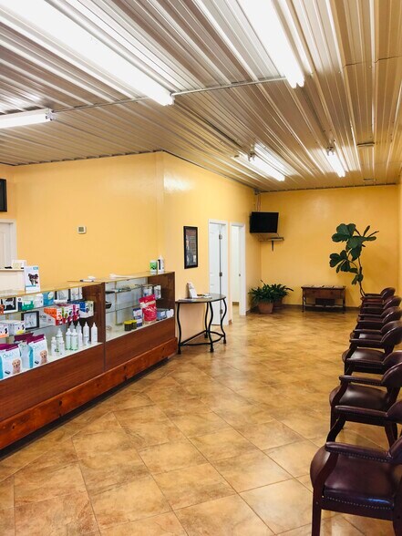 More Photos Of 36161 W Highway 51, Mannford Service For Sale