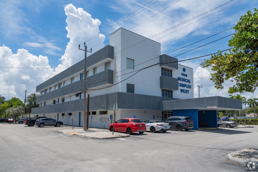 More Photos Of 1930 NE 47th St, Fort Lauderdale Medical For Lease