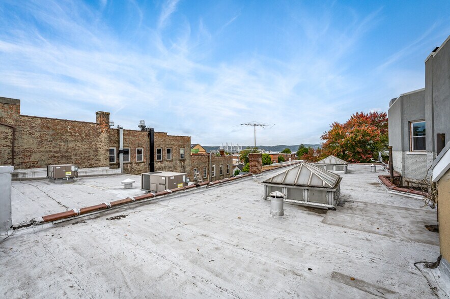 More Photos Of 25 N Broadway, Tarrytown Office For Lease