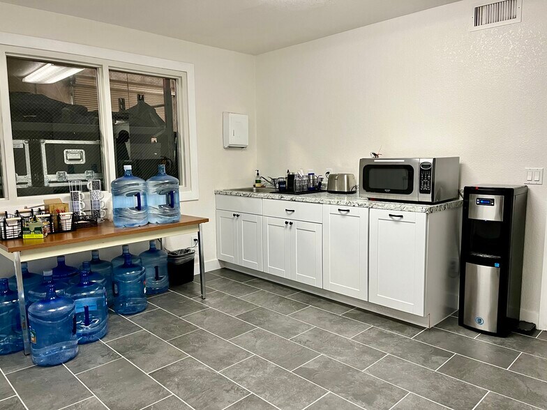 More Photos Of 3100 El Camino Real, Atascadero Industrial For Lease