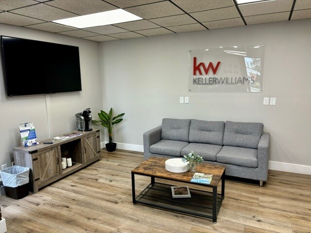 More Photos Of 1701 Washington St, Manitowoc Medical For Sale