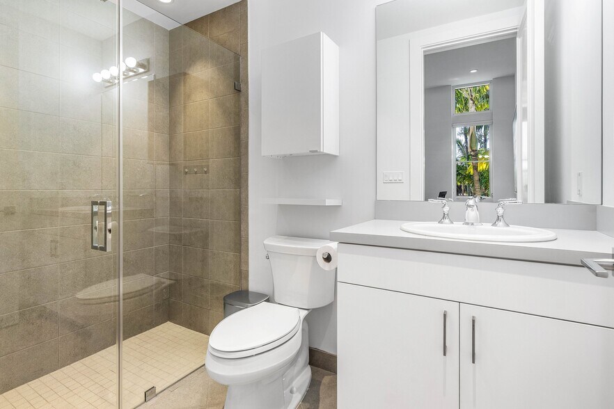 More Photos Of 226 Palm Ct, Delray Beach Medical For Sale