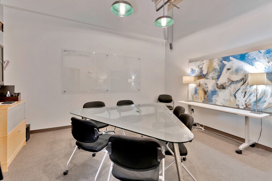 More Photos Of 707 W Vickery Blvd, Fort Worth Loft Creative Space For Lease