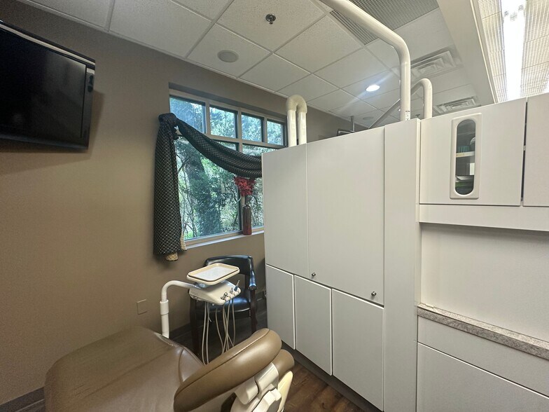 More Photos Of 342 N Main St, Alpharetta Office For Lease