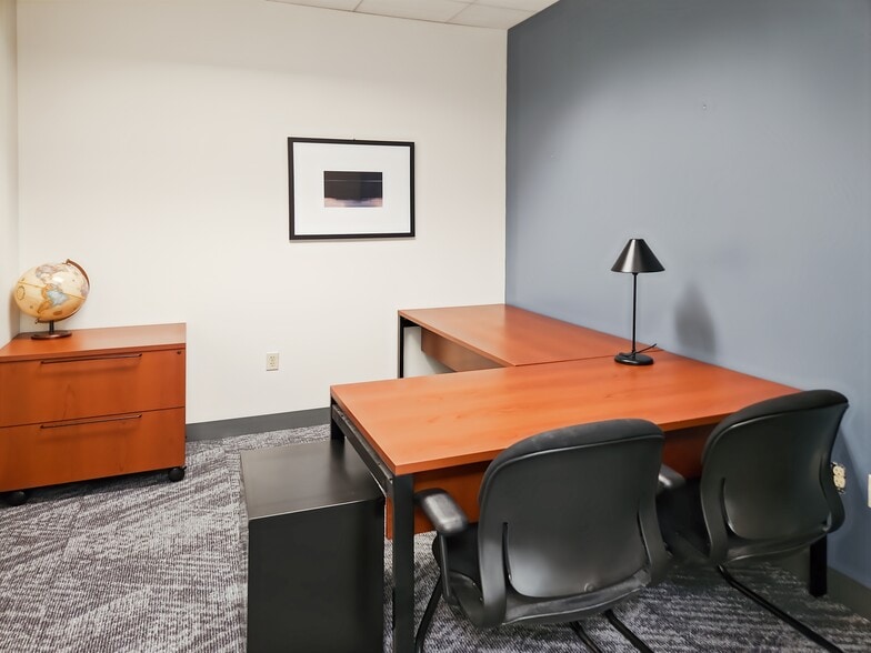 More Photos Of 2 Cityplace Dr, Creve Coeur Coworking Space