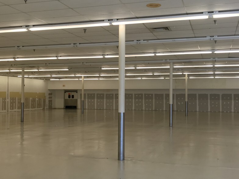 More Photos Of 701 Riverside Ave, Waycross General Retail For Sale