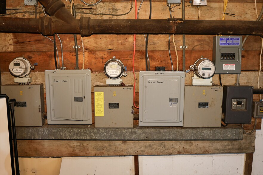 More Photos Of 71 Albany Ave, Kingston General Retail For Sale