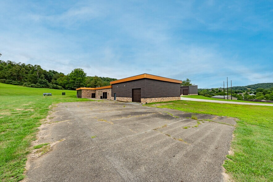 More Photos Of 145 School Rd, Mount Morris Office For Sale