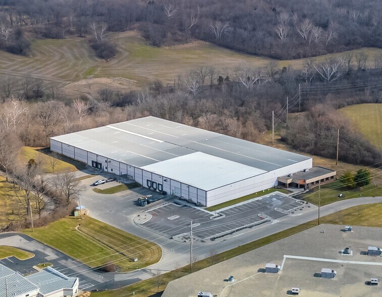 More Photos Of 1550 Kingsview Dr, Lebanon Distribution For Sale