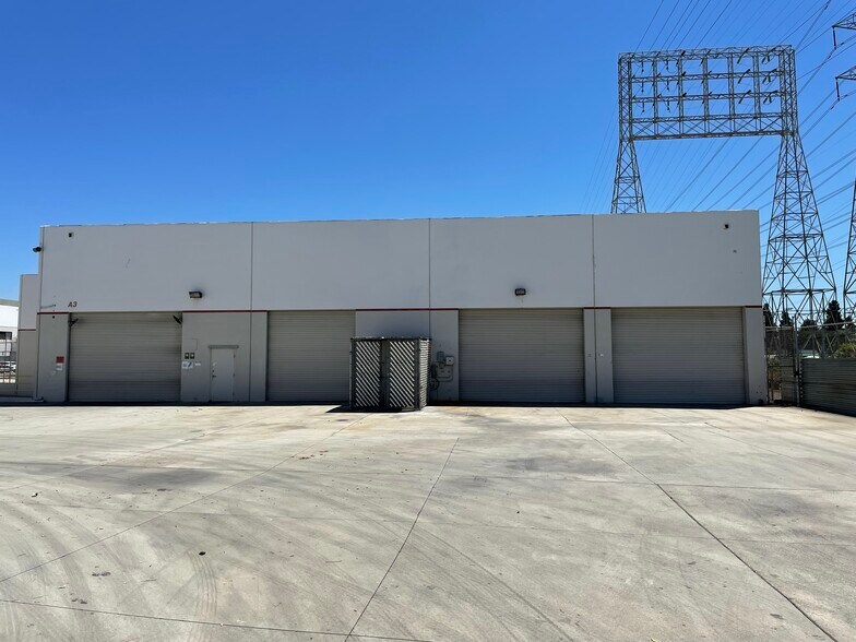 More Photos Of 6925 Atlantic Ave, Long Beach Warehouse For Lease