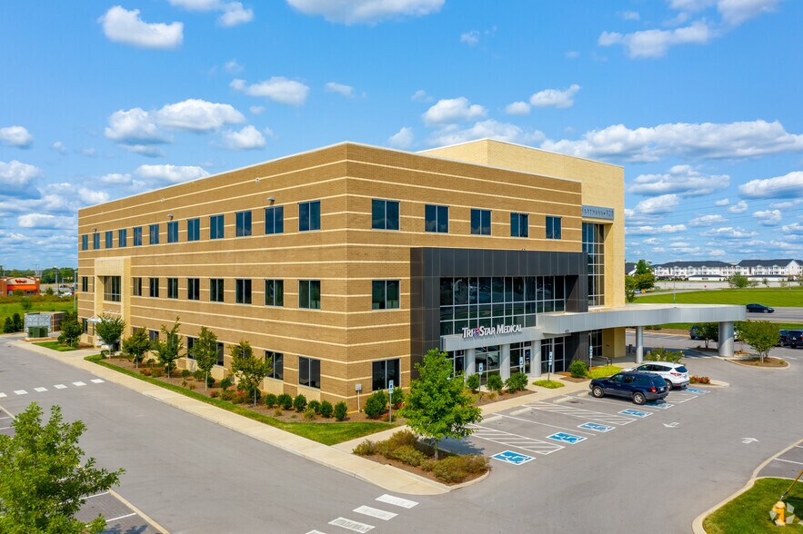 More Photos Of 920 S Hartmann Dr, Lebanon Medical For Lease