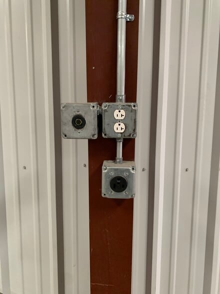 More Photos Of 12708 Montana Ave, El Paso Warehouse For Lease