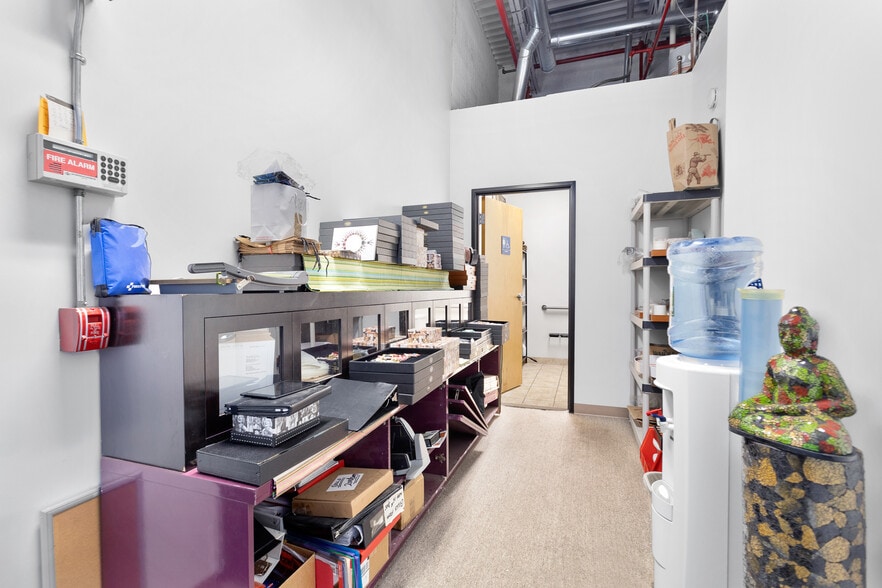 More Photos Of 1 Entin Rd, Clifton Manufacturing For Lease