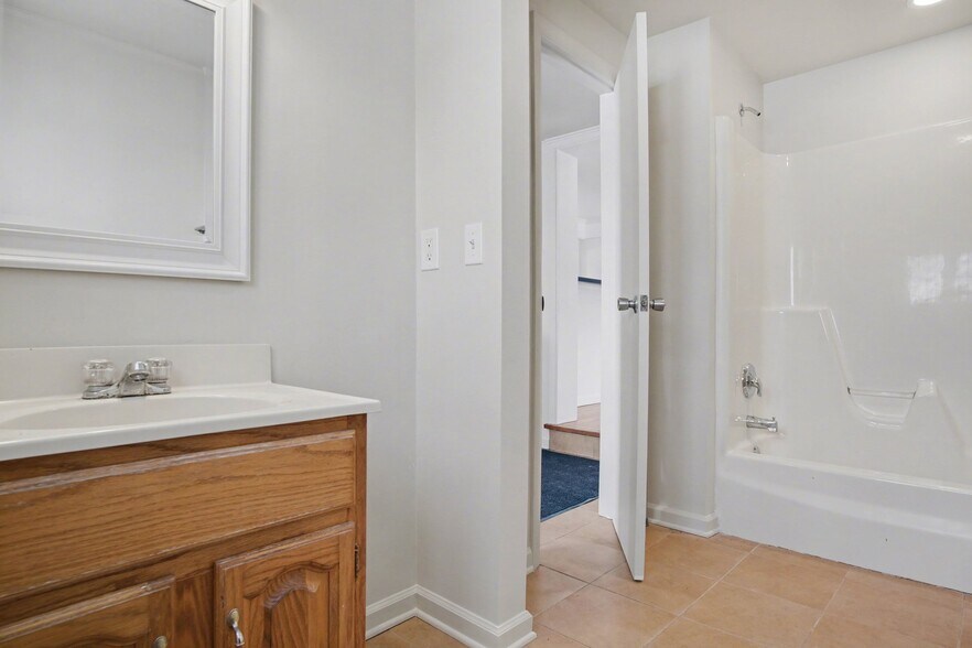 More Photos Of 328 Lake Road East Frk, Hamlin Restaurant For Sale