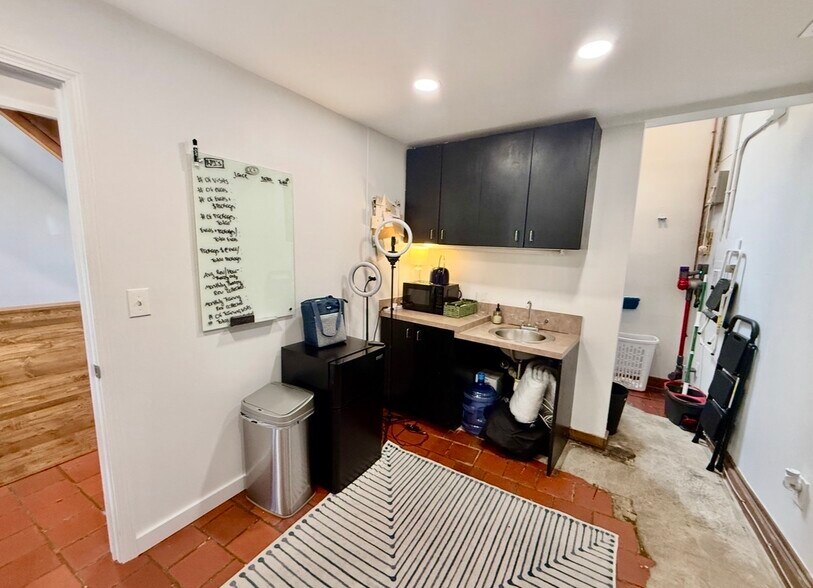 More Photos Of 1033 Monroe Dr, Atlanta Storefront Retail Office For Sale