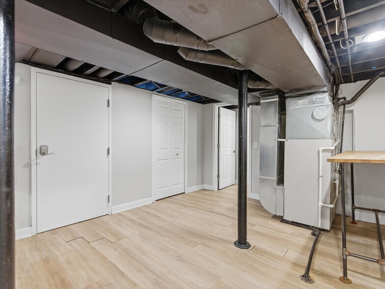 More Photos Of 928 E 11 Mile Rd, Royal Oak Serviced Offices For Lease