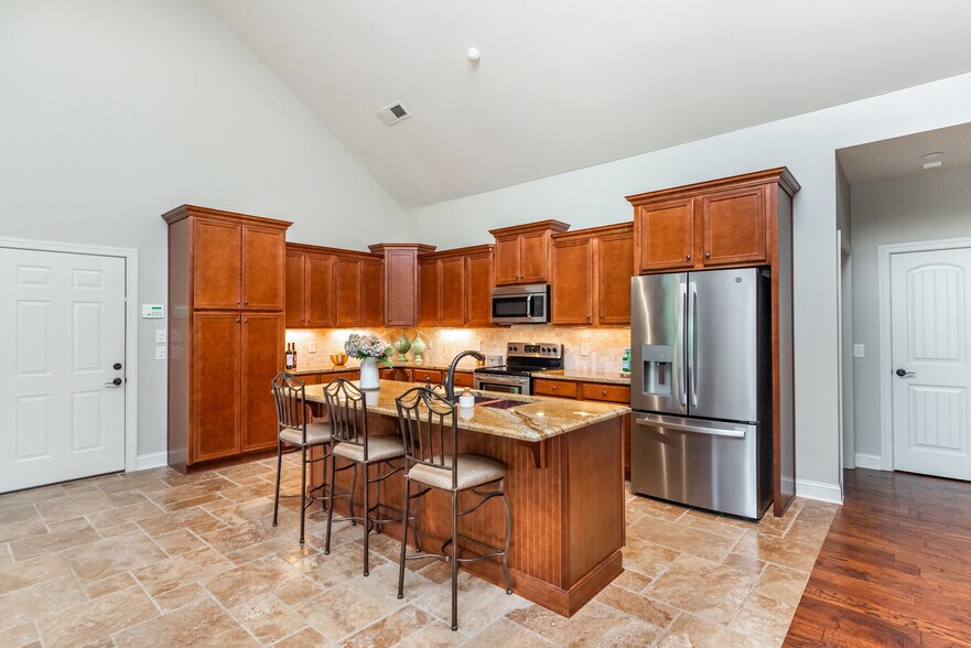 More Photos Of 565 Owens Gin Rd NE, Calhoun Lodge Meeting Hall For Sale