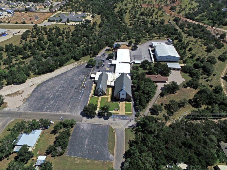More Photos Of 501 12th St, Marble Falls Specialty For Lease