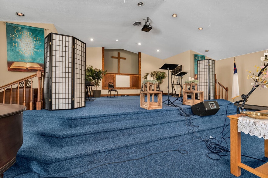 More Photos Of 9564 Hazelton-Etna SW Rd, Pataskala Religious Facility For Sale