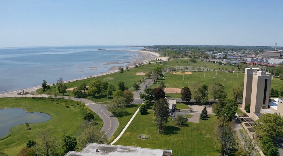 More Photos Of 347 Railroad Ave, Bridgeport Apartments For Sale