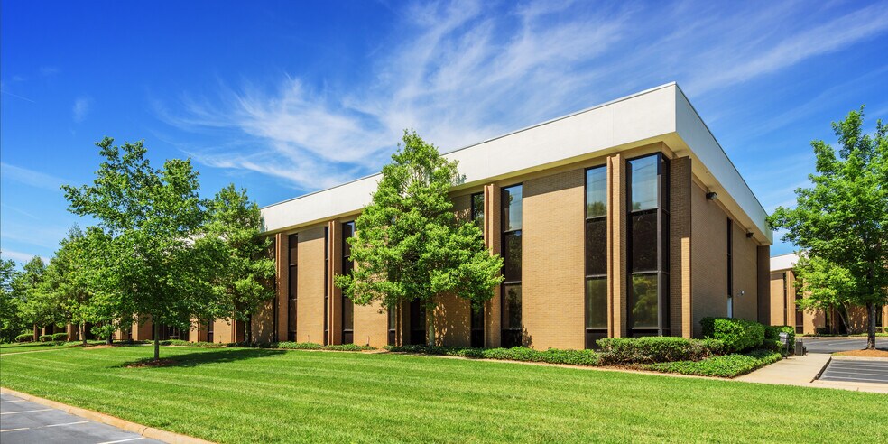 More Photos Of 5855 Executive Center Dr, Charlotte Unknown For Lease