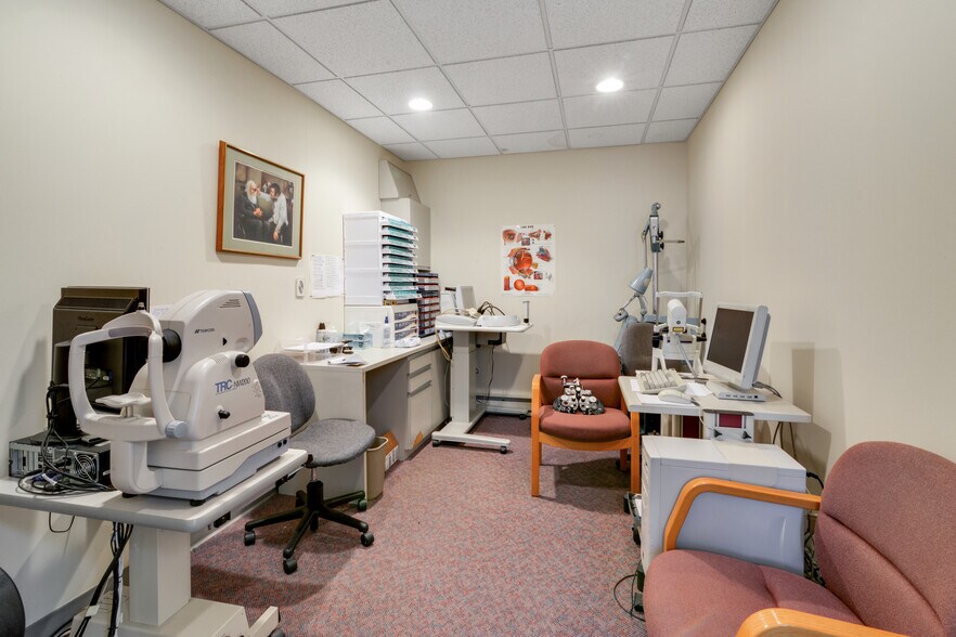 More Photos Of 127 Chestnut St, Roselle Park Storefront For Sale