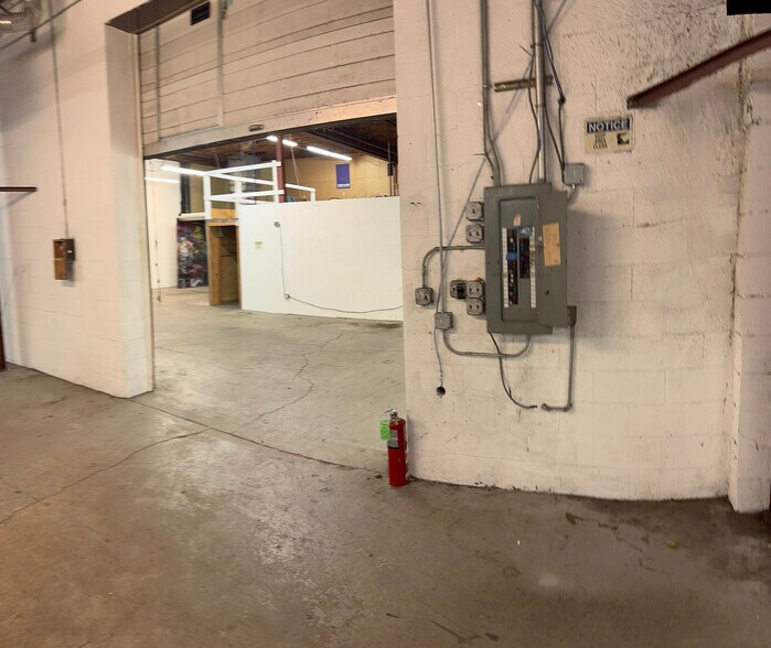 More Photos Of 5 Veronica Ave, Somerset Distribution For Sale