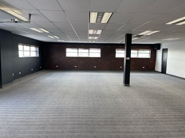 More Photos Of 25315 Kean St, Dearborn Light Distribution For Lease