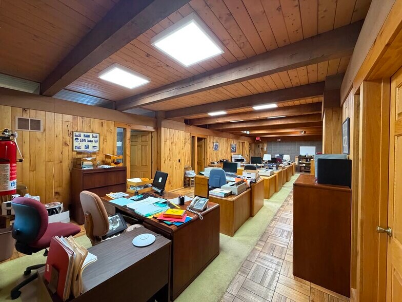 More Photos Of 900 McLean Rd, Cortland Office For Sale