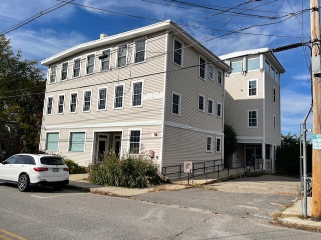 Primary Photo Of 16-18 Lehner St, Wolfeboro Office Residential For Sale