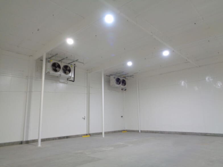 More Photos Of 2828-2840 S Alameda St, Vernon Warehouse For Lease