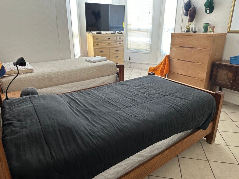 More Photos Of 2212 E 19th St, Oakland Assisted Living For Sale