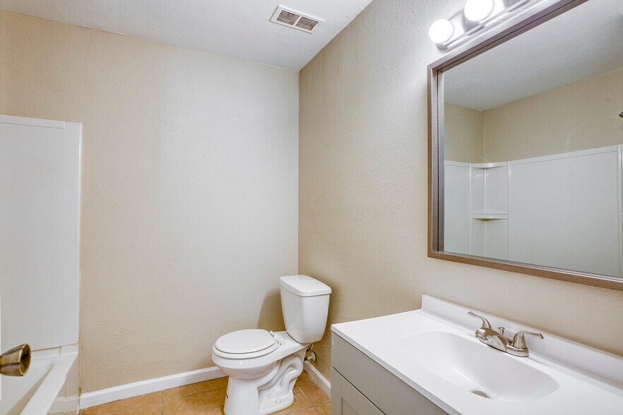 More Photos Of 317 S 9th St, Las Vegas Apartments For Sale