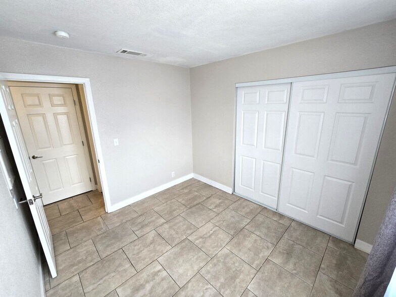 More Photos Of 4300 N Lamont St, Las Vegas Apartments For Sale