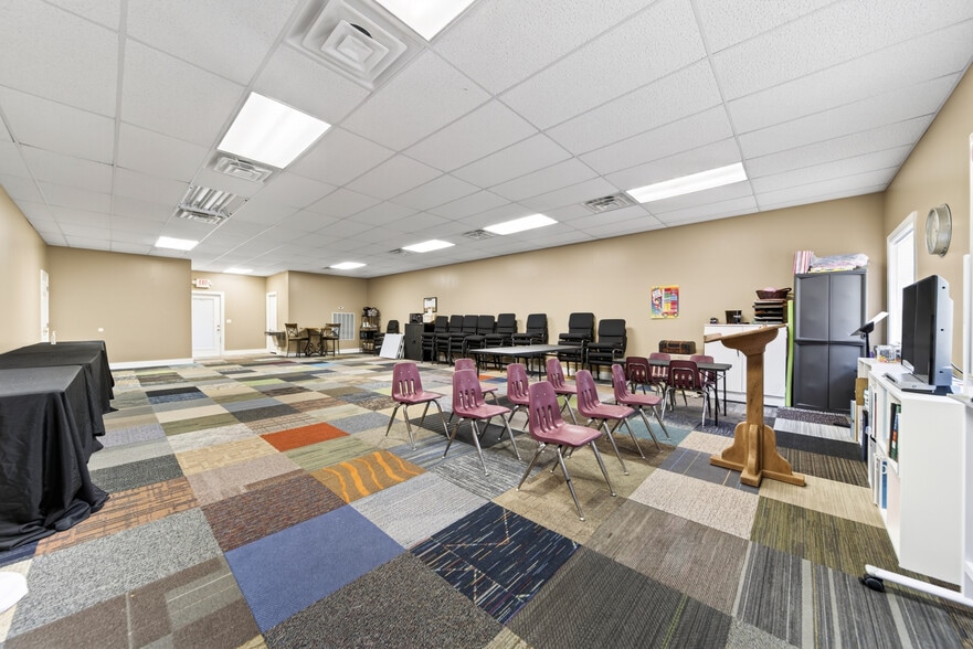 More Photos Of 4979B Lebanon Pike, Old Hickory Storefront For Sale
