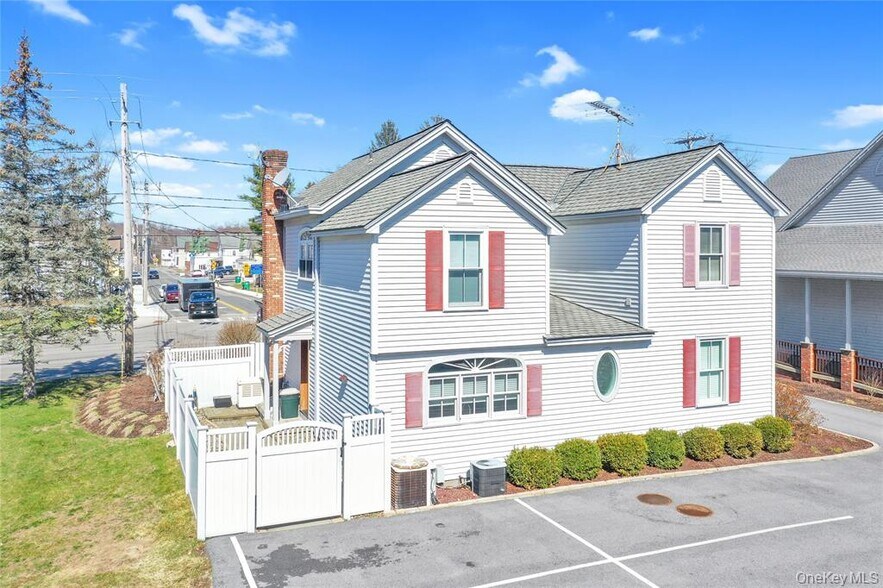 More Photos Of 868-870 Main St, Hopewell Junction Supermarket For Sale