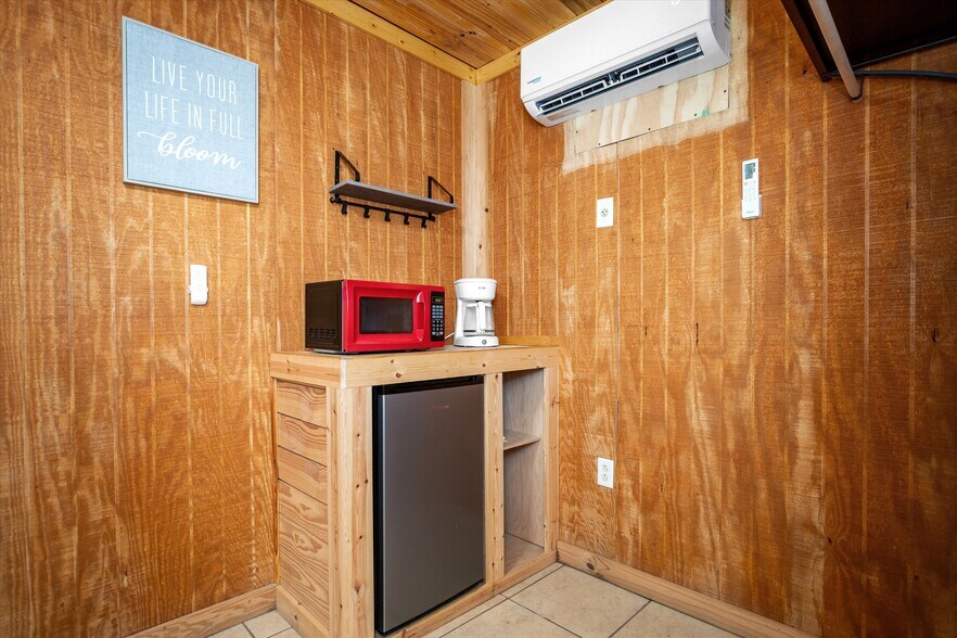 More Photos Of 2508 US-69, Lufkin Lodge Meeting Hall For Sale