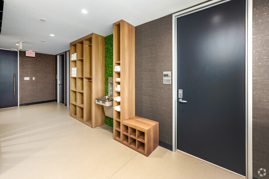 More Photos Of 4520 East West Hwy, Bethesda Office For Lease