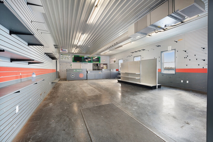 More Photos Of 20600 Hwy 2, Tilbury Auto Dealership For Sale